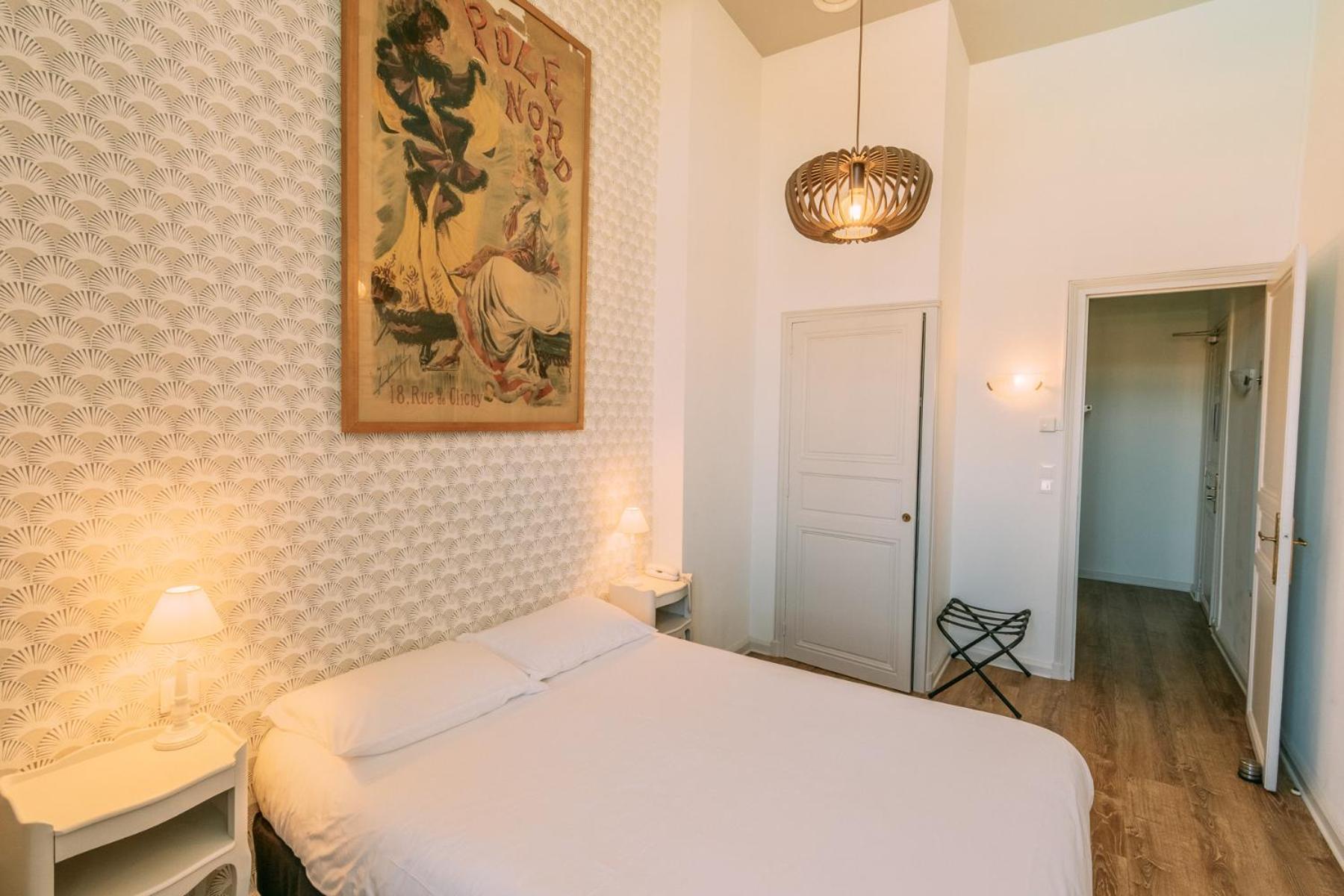 Hotel Les Trois Lys Condom Zewnętrze zdjęcie