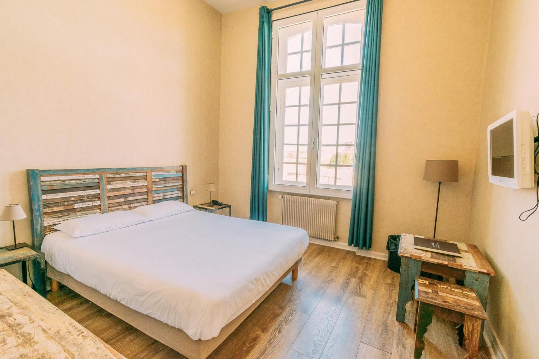 Hotel Les Trois Lys Condom Zewnętrze zdjęcie