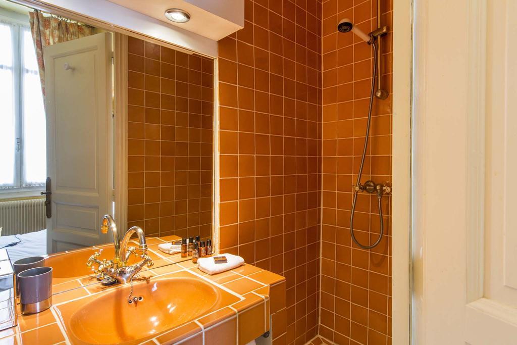 Hotel Les Trois Lys Condom Zewnętrze zdjęcie